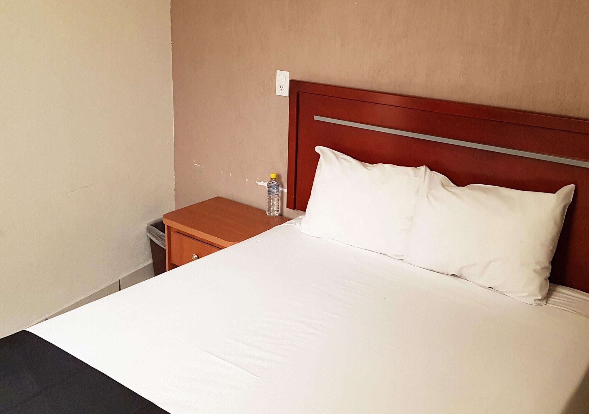 Capital O Hotel Victoria Morelia Ngoại thất bức ảnh