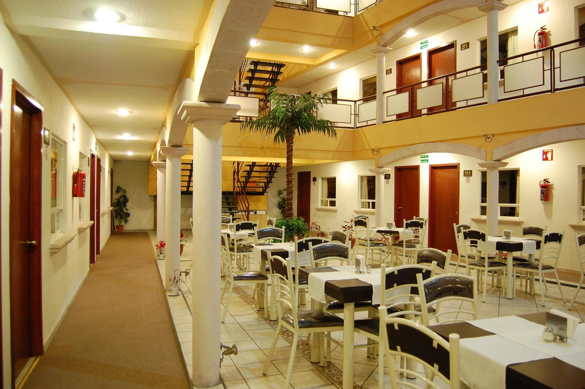 Capital O Hotel Victoria Morelia Ngoại thất bức ảnh