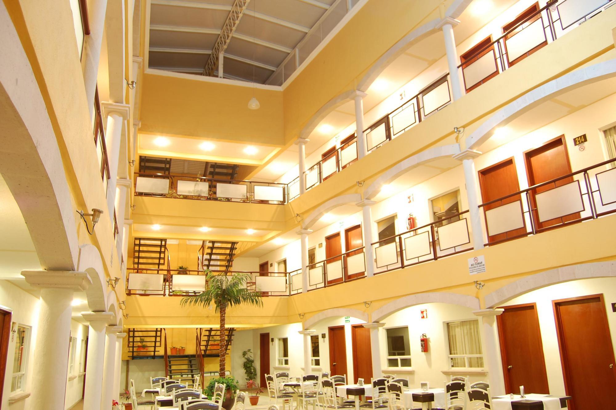 Capital O Hotel Victoria Morelia Ngoại thất bức ảnh